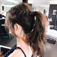 Simple hairstyles for medium hair: 7 styles to do yourself