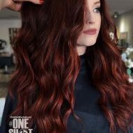 Mechones rojos: descubre 3 estilos que quedan bien en diferentes tipos de cabello