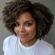 5 ideas for women's short curly haircuts for round faces