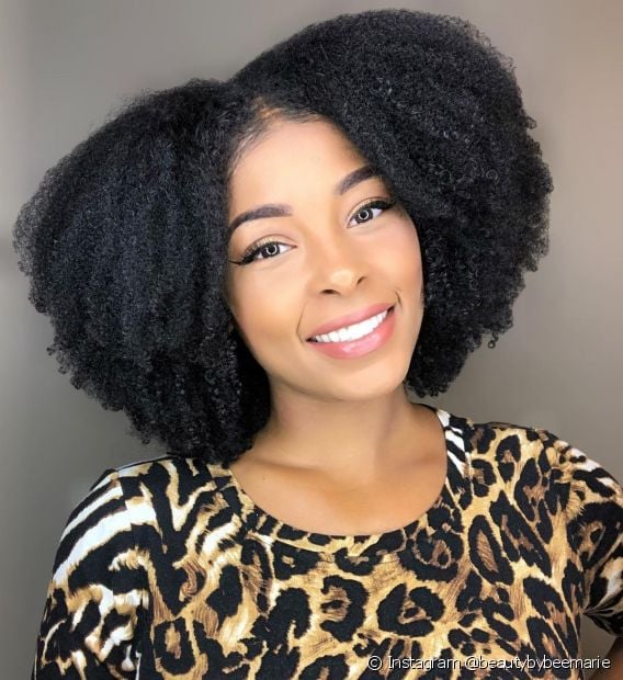 5 ideas for women's short curly haircuts for round faces