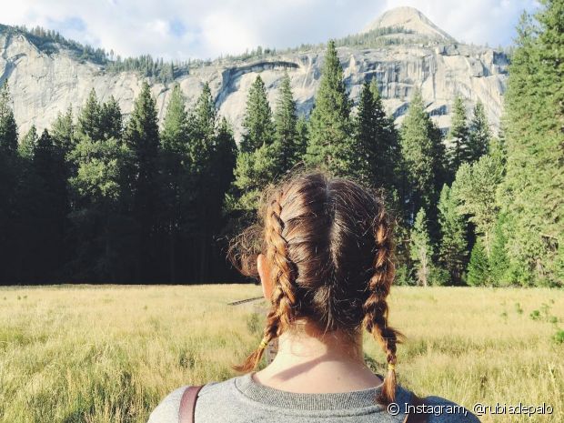 Tresse boxer en cheveux courts : il est possible de faire la coiffure en mèches de cette longueur. Voir 20 photos !