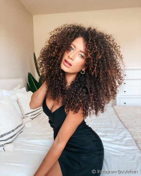 Cuts for long curly hair: 5 options for all types of curls