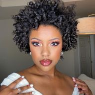 Hydration mask for curly hair: learn how to choose yours